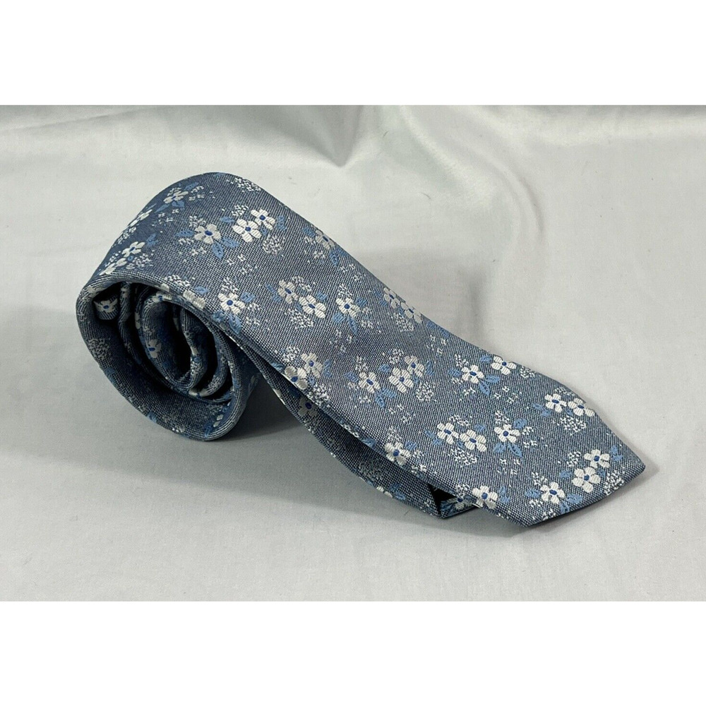 Nautica Men's Light Blue Necktie Blue, White Flower Floral Pattern Necktie 58" L